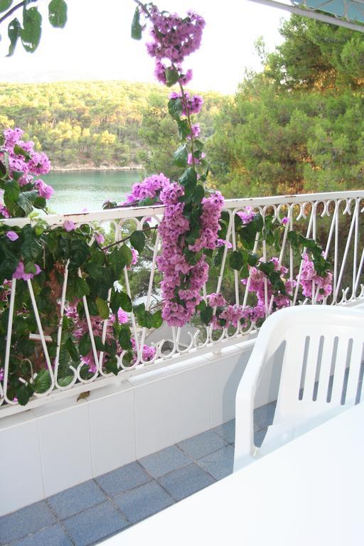 Apartment Bugenvila Vrboska Ngoại thất bức ảnh