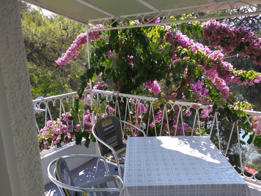 Apartment Bugenvila Vrboska Phòng bức ảnh