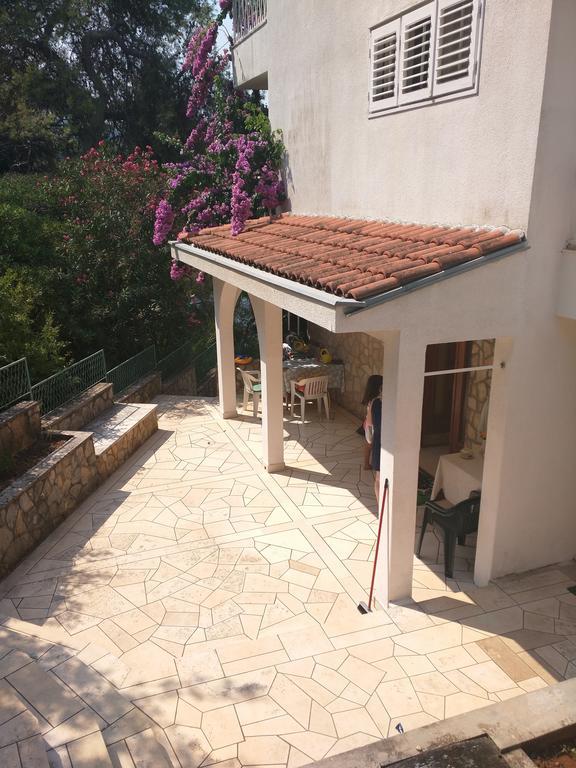 Apartment Bugenvila Vrboska Ngoại thất bức ảnh