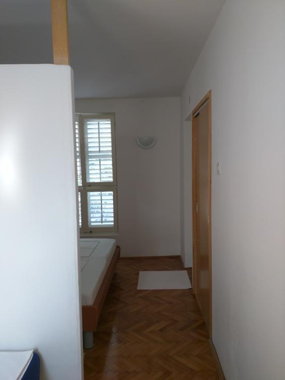 Apartment Bugenvila Vrboska Phòng bức ảnh