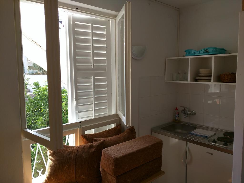 Apartment Bugenvila Vrboska Phòng bức ảnh