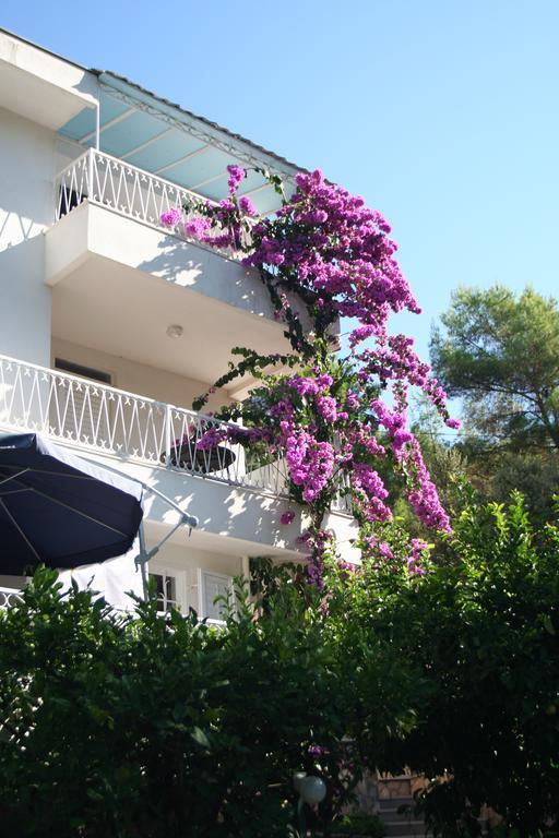 Apartment Bugenvila Vrboska Phòng bức ảnh