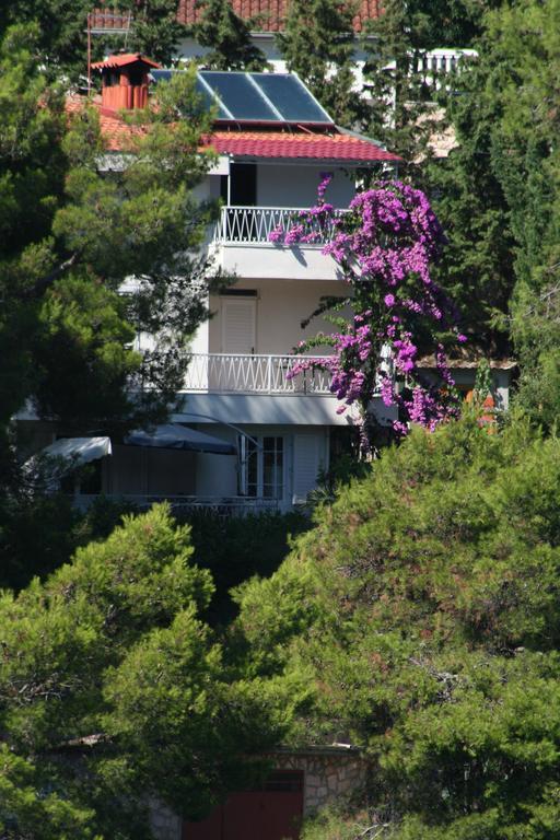 Apartment Bugenvila Vrboska Phòng bức ảnh